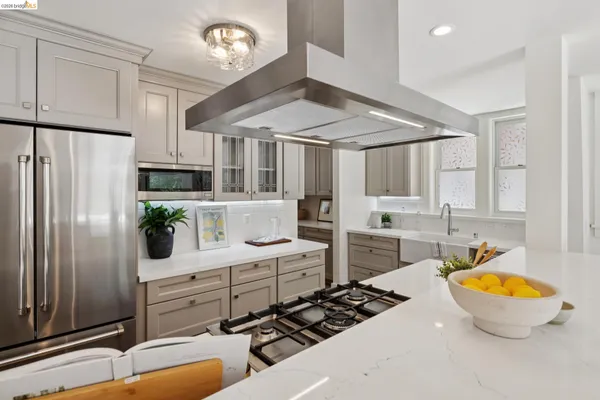 $1,995,000 | 4430 Howe Street, Oakland, CA 94611