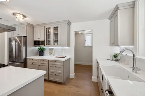 $1,995,000 | 4430 Howe Street, Oakland, CA 94611