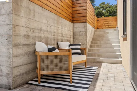 $1,995,000 | 4430 Howe Street, Oakland, CA 94611