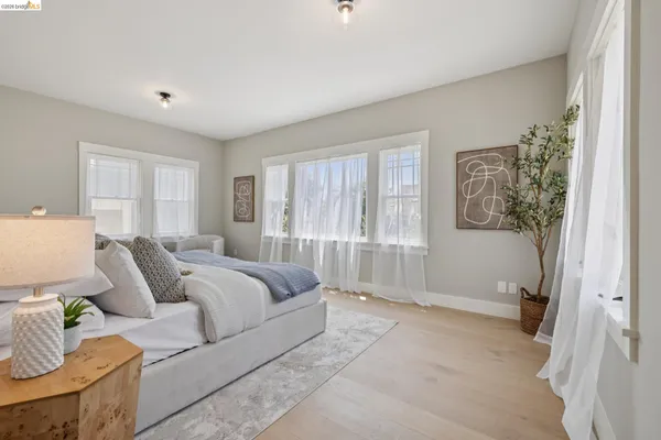 $1,995,000 | 4430 Howe Street, Oakland, CA 94611