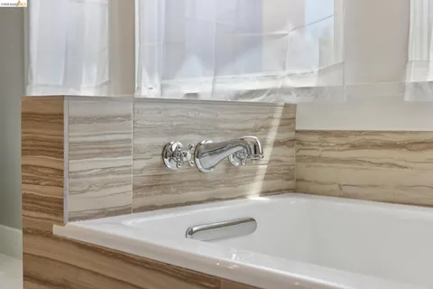 $1,995,000 | 4430 Howe Street, Oakland, CA 94611