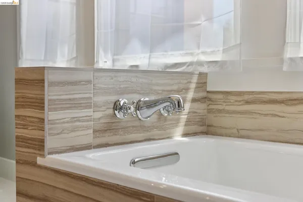 $1,995,000 | 4430 Howe Street, Oakland, CA 94611