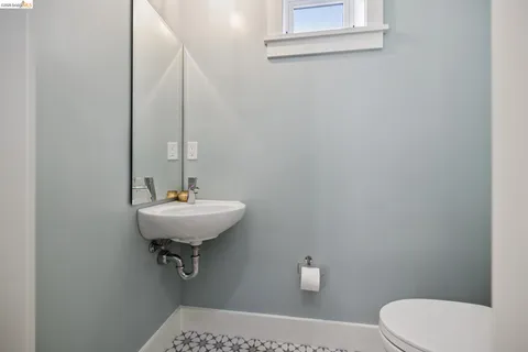 $1,995,000 | 4430 Howe Street, Oakland, CA 94611