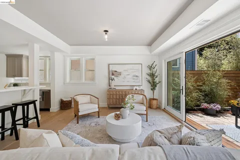 $1,995,000 | 4430 Howe Street, Oakland, CA 94611