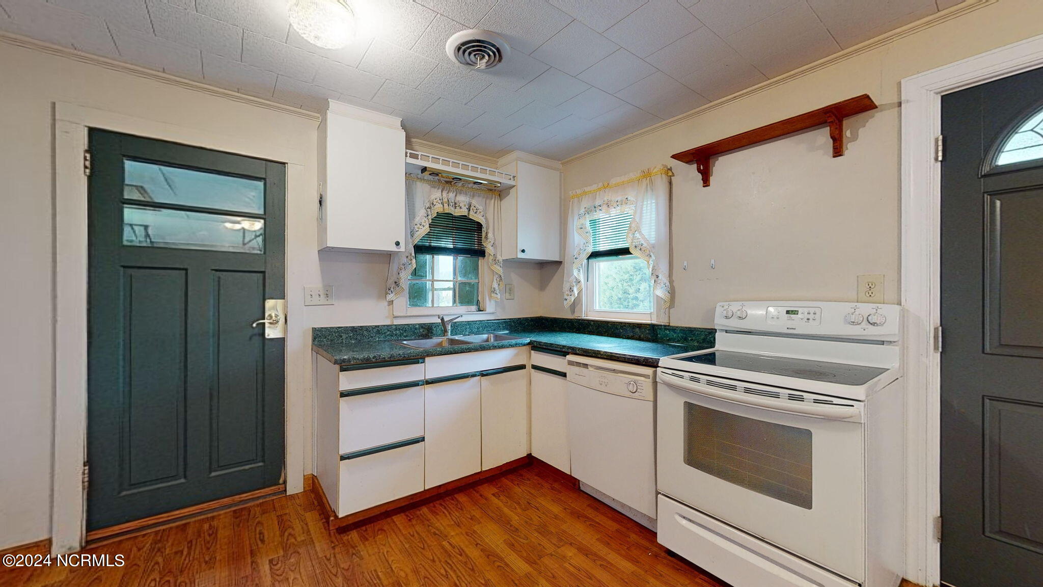 407 Broad Creek Loop Road Newport, NC 28570 - Photo 3 of 41 29-web-or-mls-407-Broad-Creek-Loop-Rd-Ne