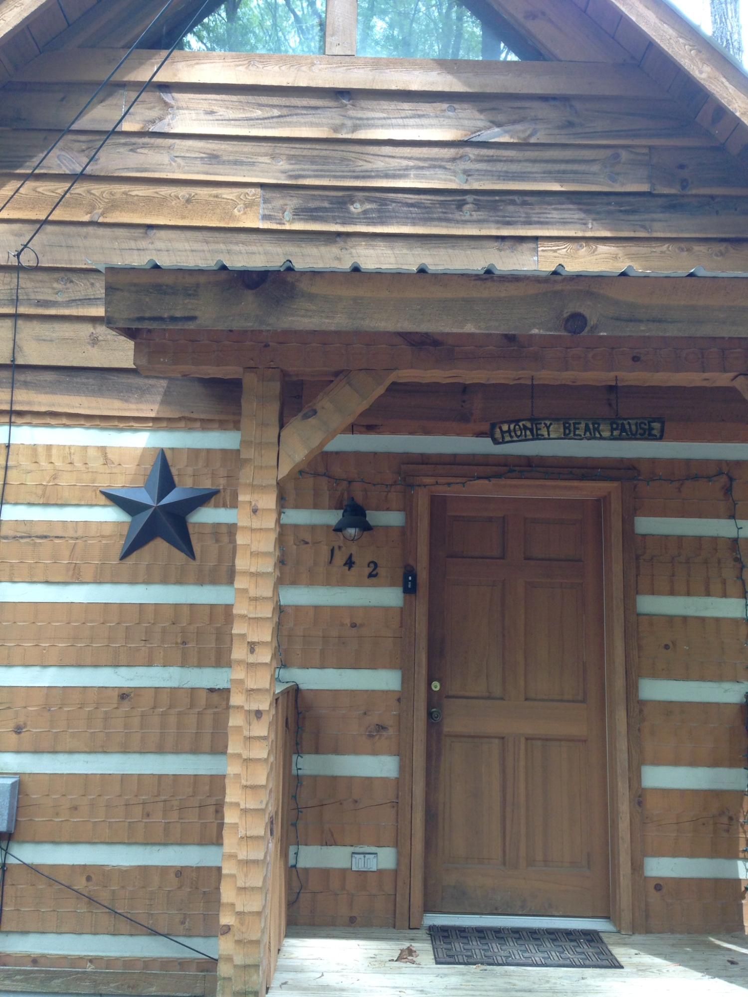 142 Timberwinds Way Townsend, TN 37882 - Photo 3 of 13 Honey Bear Front Porch