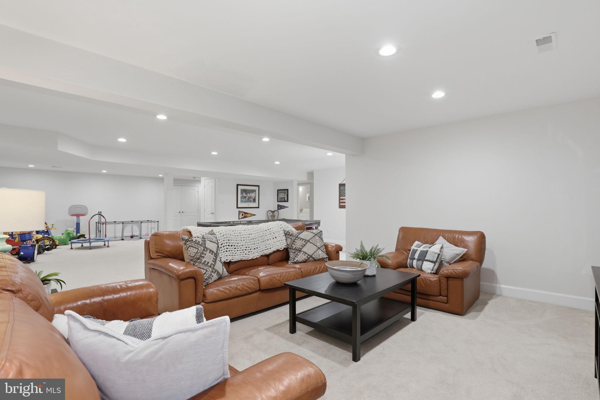 9204 Huntmaster Road Gaithersburg, MD 20882 - Photo 37 of 52
