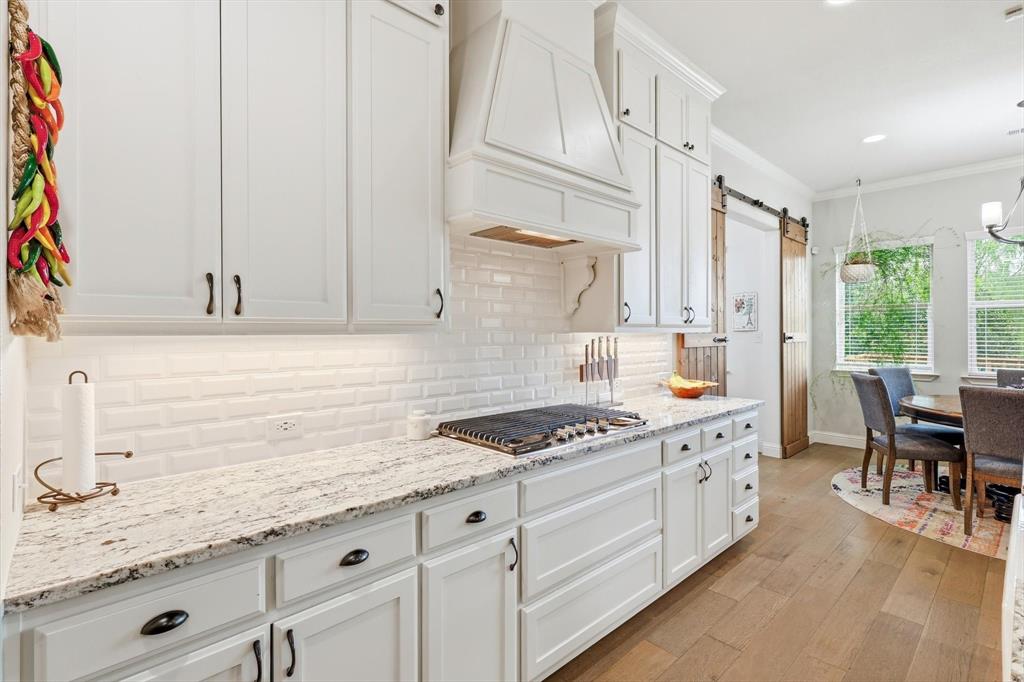 502 Prairie Run Aledo, TX 76008 - Photo 10 of 37 high-end finishes and a double oven in the kitchen