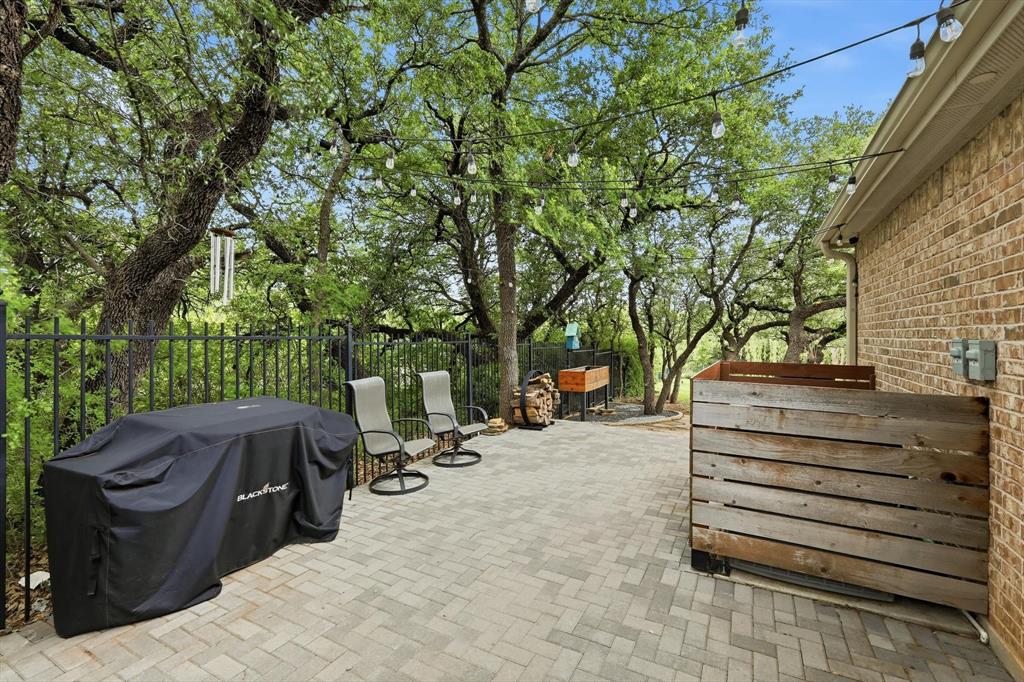 502 Prairie Run Aledo, TX 76008 - Photo 27 of 37 Outdoor patio off the third-car garage