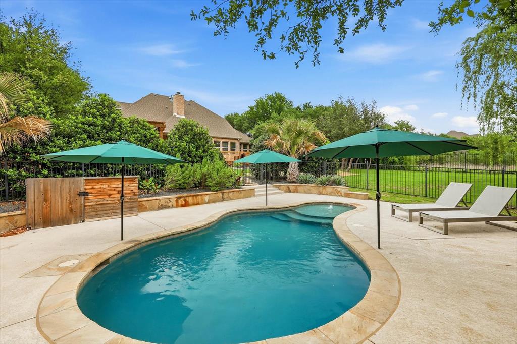 502 Prairie Run Aledo, TX 76008 - Photo 28 of 37 Retreat-level swimming pool area
