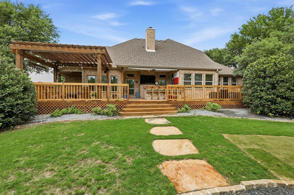 502 Prairie Run Aledo, TX 76008 - Photo 30 of 37 The path leading from the back patio to the pool area