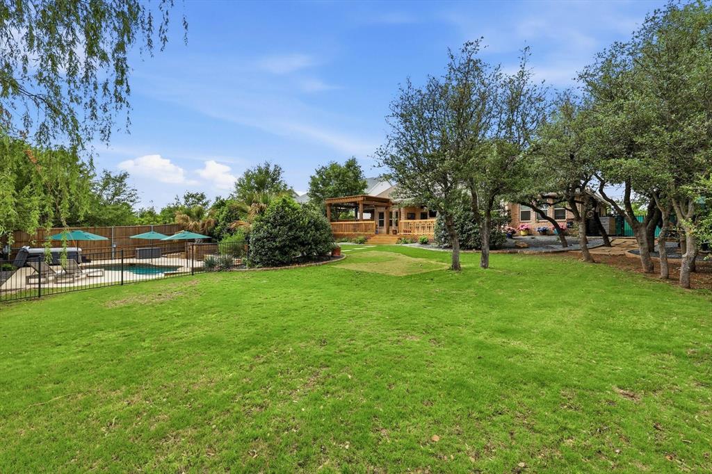 502 Prairie Run Aledo, TX 76008 - Photo 4 of 37 Backyard view