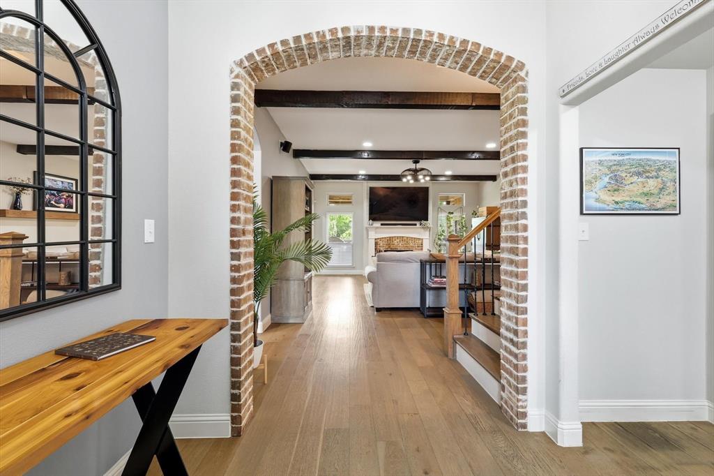 502 Prairie Run Aledo, TX 76008 - Photo 6 of 37 Light and bright entryway