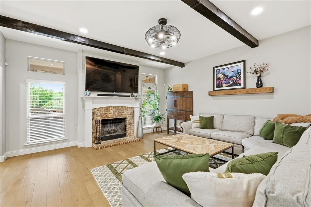502 Prairie Run Aledo, TX 76008 - Photo 8 of 37 living room that looks out in back yard