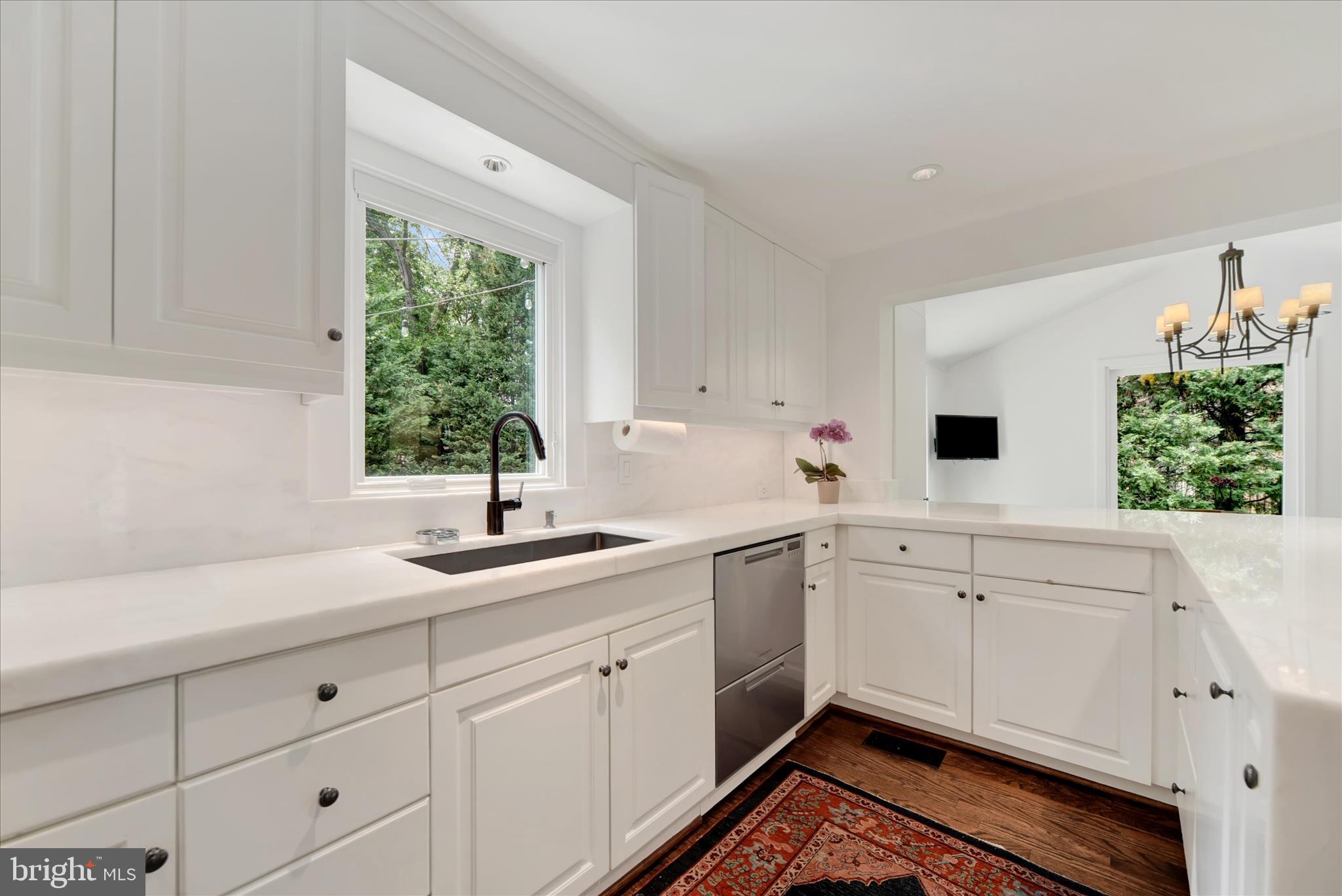 112 Hooks Lane Baltimore, MD 21208 - Photo 12 of 52