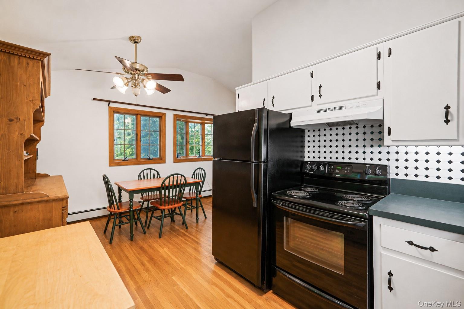 18 Roxbury Street Huntington Station, NY 11746 - Photo 12 of 21