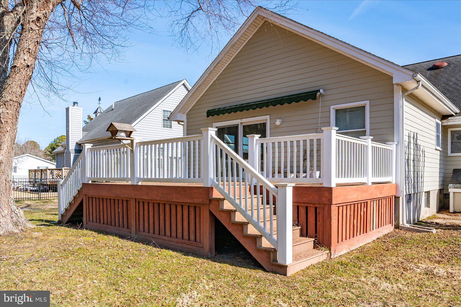 10505 Keyser Point Road Ocean City, MD 21842 - Photo 6 of 53 a view of balcony with small deck
