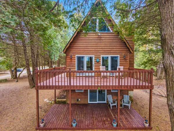 $599,900 | 7976 West Cedar Drive, Forestville, WI 54213
