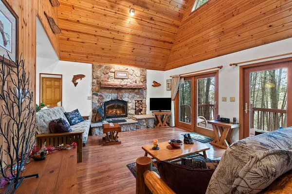 $599,900 | 7976 West Cedar Drive, Forestville, WI 54213