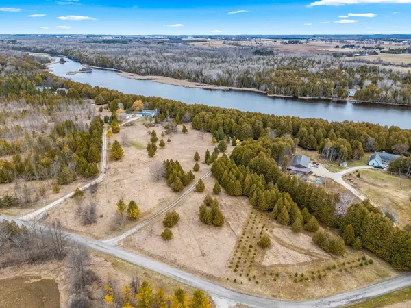 $599,900 | 7976 West Cedar Drive, Forestville, WI 54213