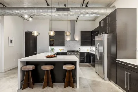 $825,000 | 800 West 5th Street, Unit 703, Austin, TX 78703