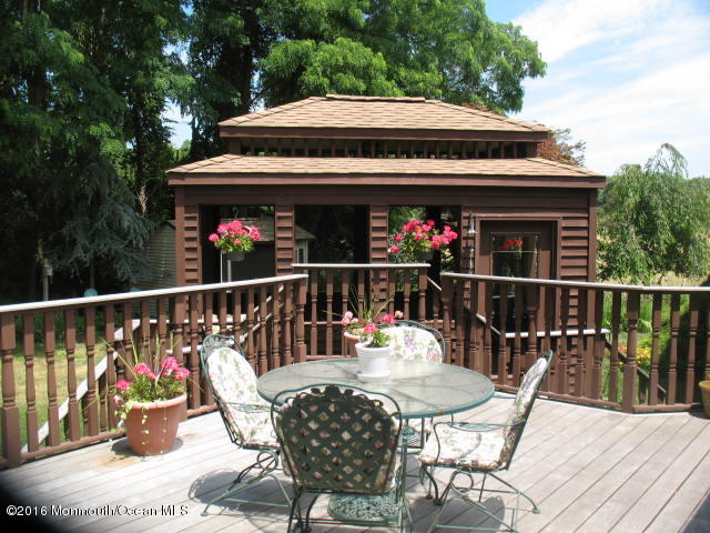 143 Phalanx Road Colts Neck, NJ 07722 - Photo 87 of 99 Summer Time