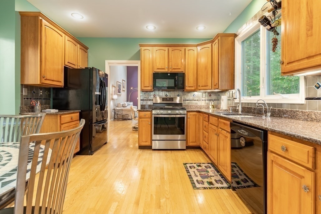 3 Emery Road, Unit 2 Bedford, MA 01730 - Photo 6 of 33 Gallery Image 6