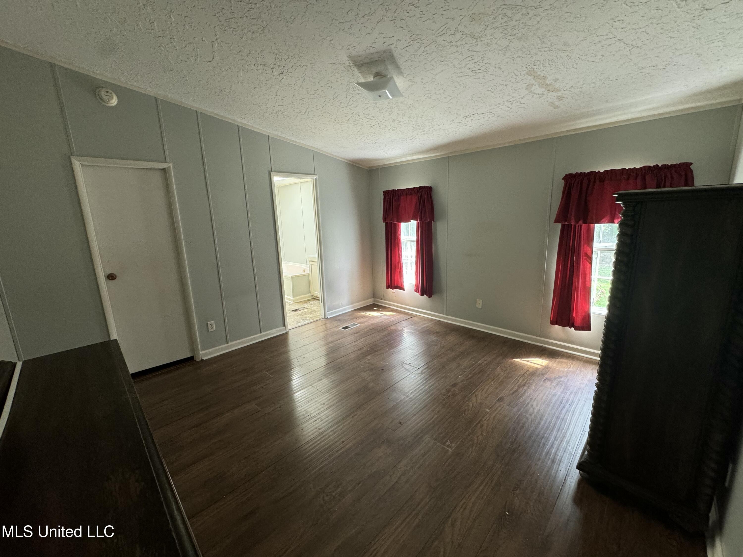 3933 Highway 43 Brandon, MS 39047 - Photo 5 of 19 IMG_1402