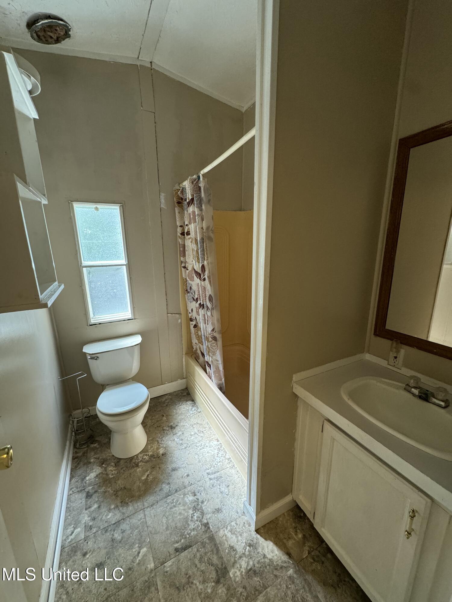 3933 Highway 43 Brandon, MS 39047 - Photo 9 of 19 IMG_1408