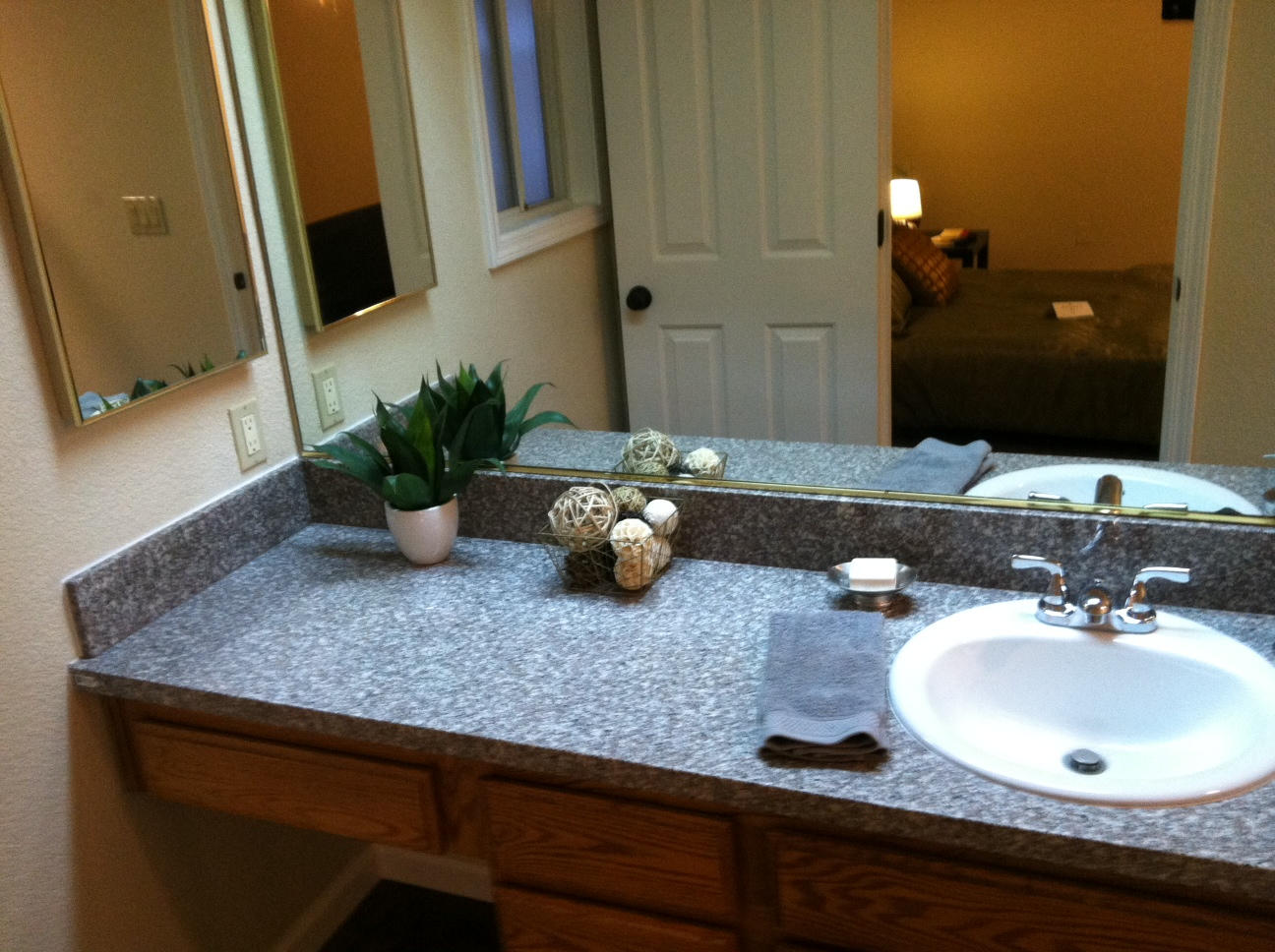 6868 Irving Road Redding, CA 96001 - Photo 3 of 8 photo (21)