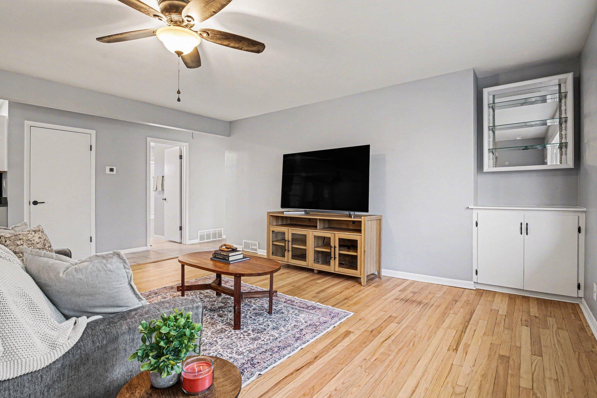 223 Hartman Road Niles, MI 49120 - Photo 4 of 26 006_file_2697
