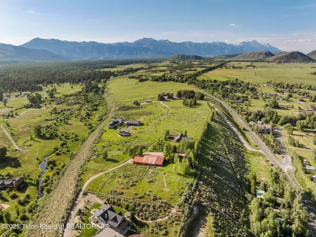 $14,750,000 | 4150-4200 Huffsmith Hill Road, Jackson, WY 83001