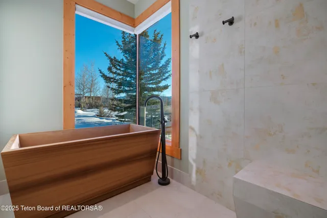 $14,750,000 | 4150-4200 Huffsmith Hill Road, Jackson, WY 83001