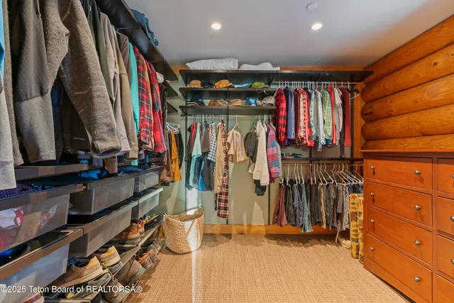 $14,750,000 | 4150-4200 Huffsmith Hill Road, Jackson, WY 83001