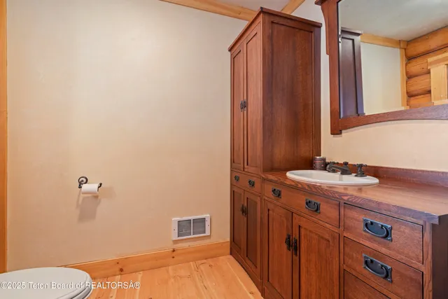 $14,750,000 | 4150-4200 Huffsmith Hill Road, Jackson, WY 83001