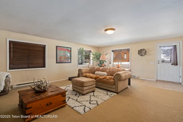 $14,750,000 | 4150-4200 Huffsmith Hill Road, Jackson, WY 83001