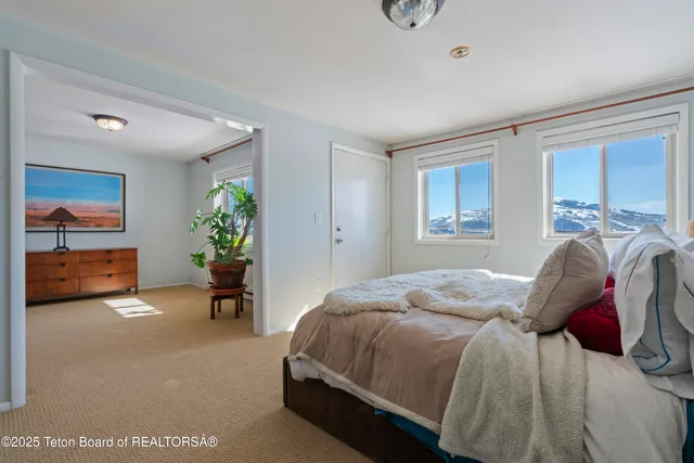 $14,750,000 | 4150-4200 Huffsmith Hill Road, Jackson, WY 83001