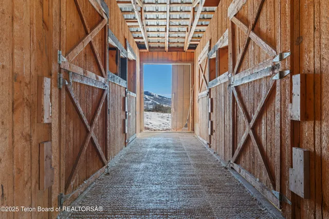 $14,750,000 | 4150-4200 Huffsmith Hill Road, Jackson, WY 83001