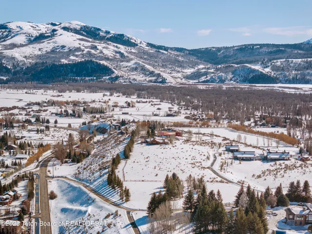 $14,750,000 | 4150-4200 Huffsmith Hill Road, Jackson, WY 83001