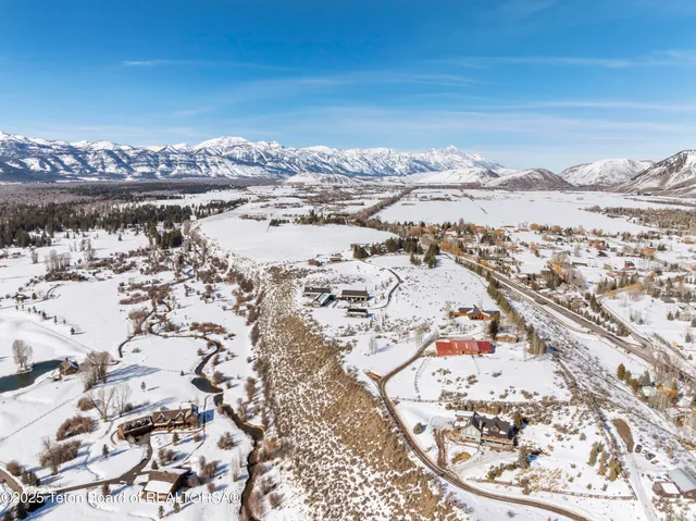 $14,750,000 | 4150-4200 Huffsmith Hill Road, Jackson, WY 83001