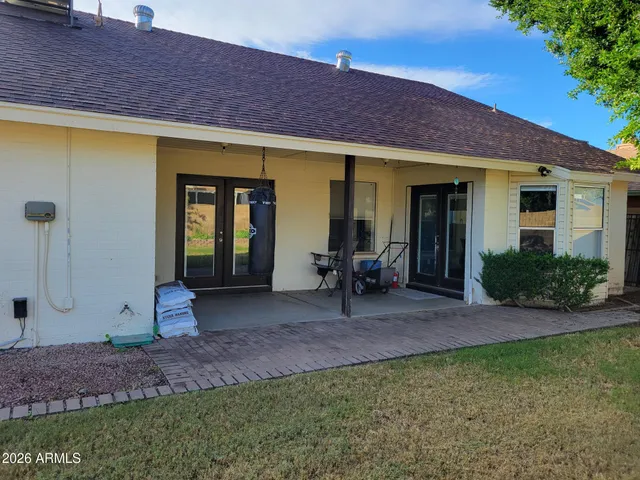 a view of outdoor space yard and porch