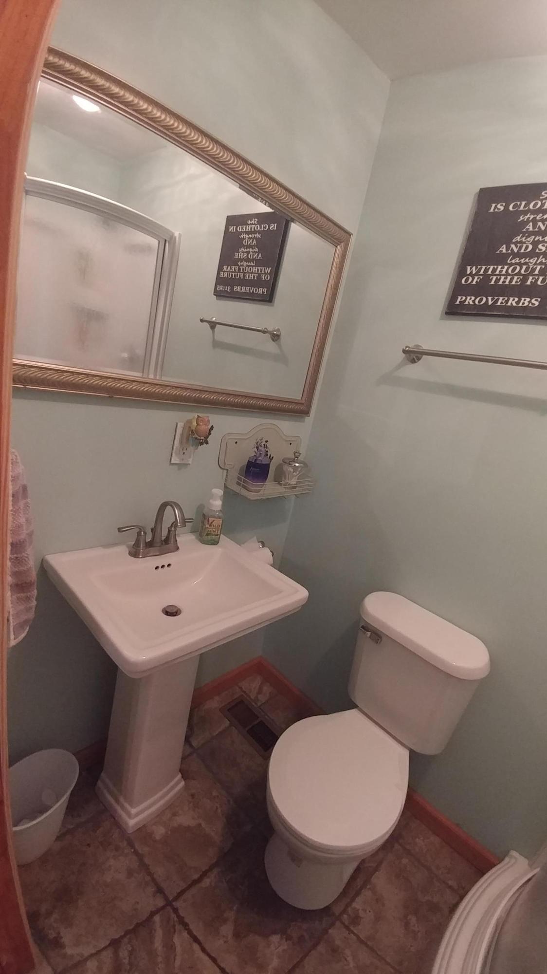133 Lynn Road Madisonville, TN 37354 - Photo 26 of 38 Master Bath