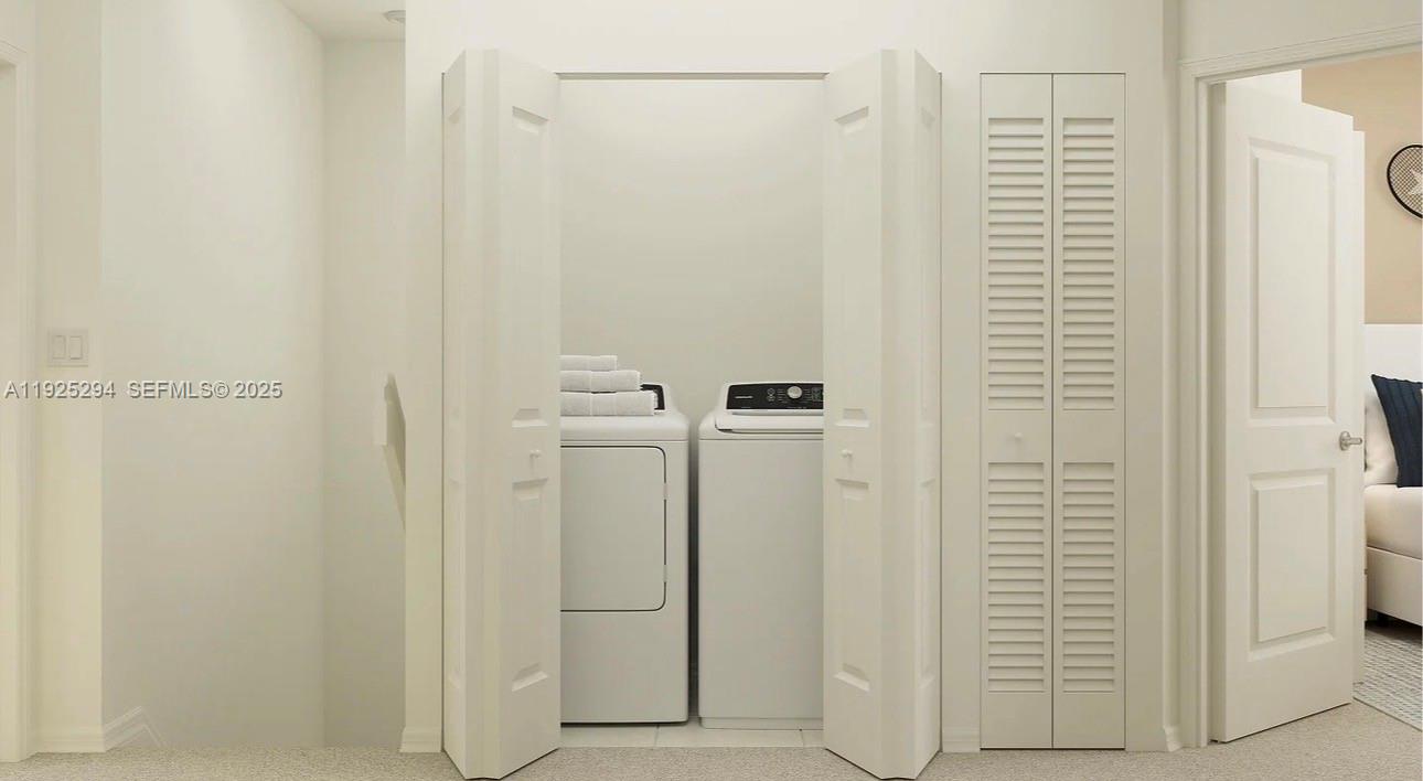 2538 Southeast 29th Street Homestead, FL 33035 - Photo 5 of 9 a bathroom with a shower