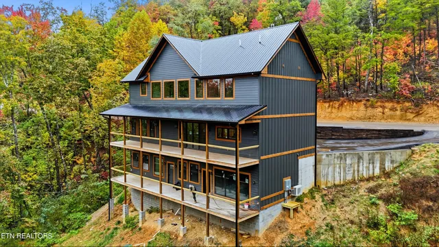 $1,999,999 | 1950 Spurling Road, Sevierville, TN 37862
