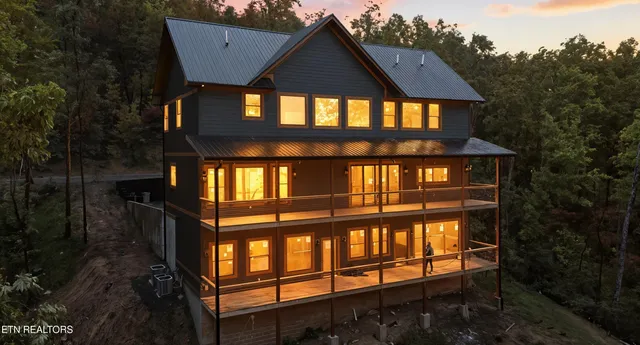 $1,999,999 | 1950 Spurling Road, Sevierville, TN 37862