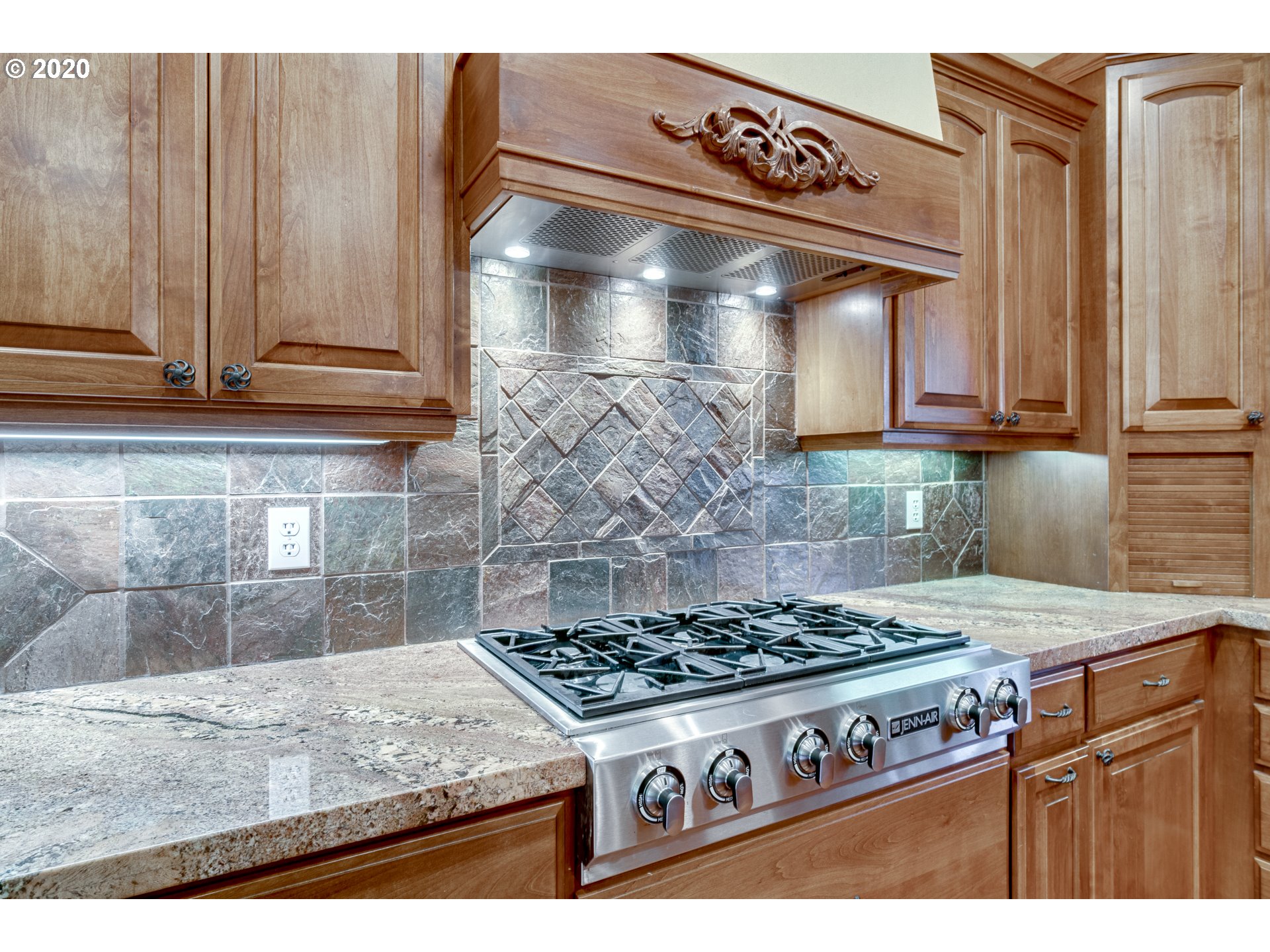 29617 Northeast 64th Way Camas, WA 98607 - Photo 8 of 32 Gallery Image 8