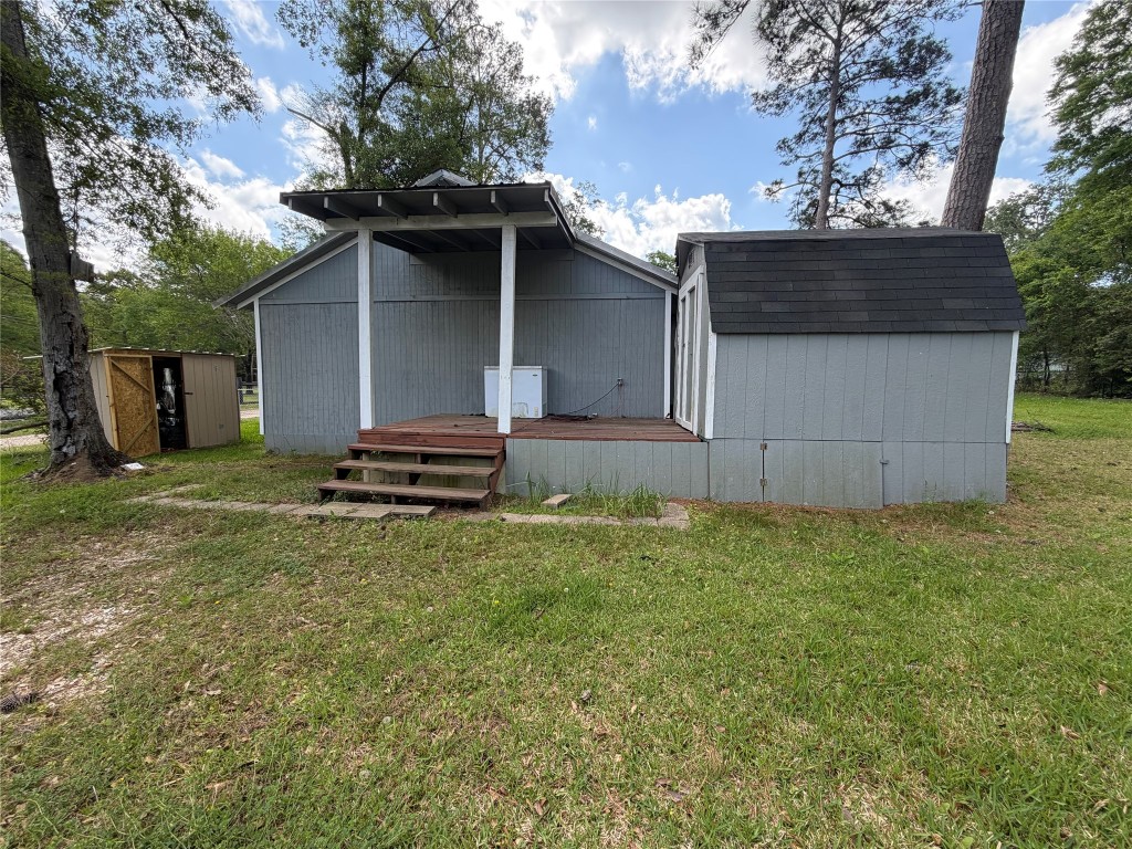 114 Elm Branch Street Huntington, TX 75949 - Photo 12 of 14 a front view of house with yard