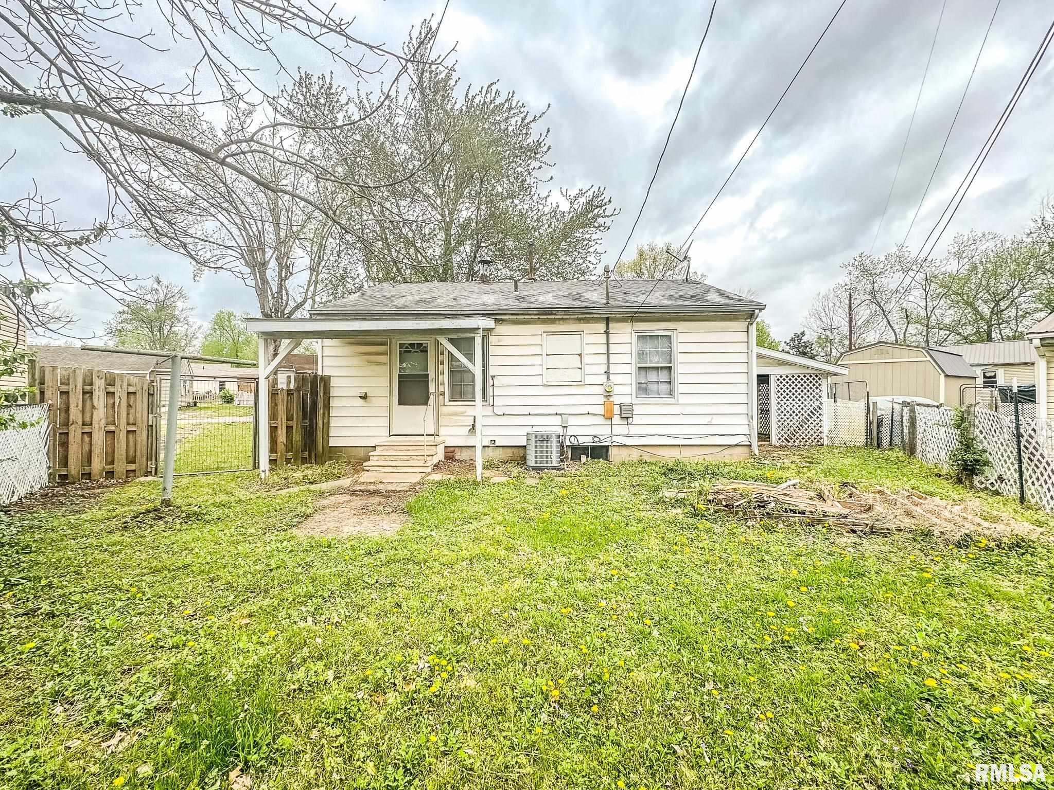 10 Grove Place Herrin, IL 62948 - Photo 3 of 13