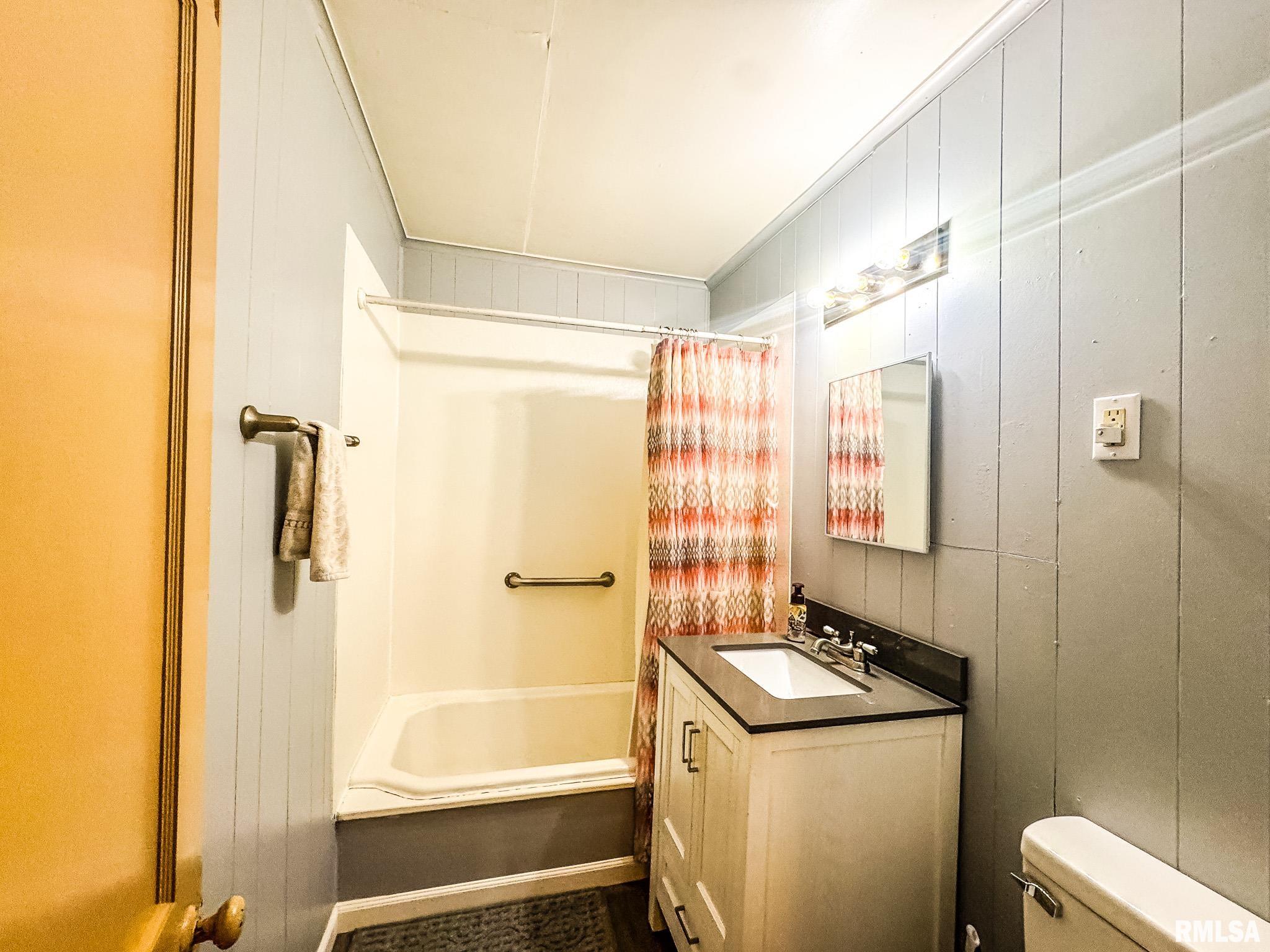 10 Grove Place Herrin, IL 62948 - Photo 8 of 13