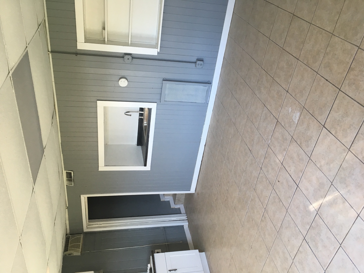 393 Wellington Avenue, Unit 1 Elgin, IL 60120 - Photo 7 of 8